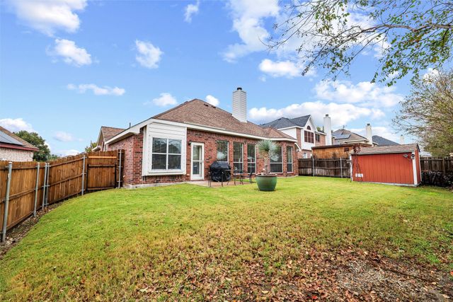 304 Briar Cove Circle, Red Oak, TX 75154