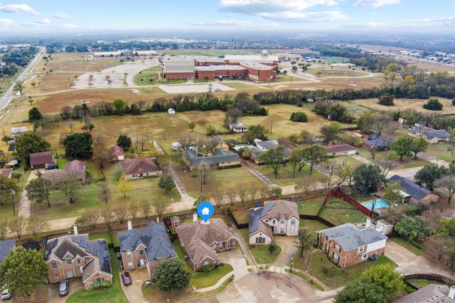 304 Briar Cove Circle, Red Oak, TX 75154