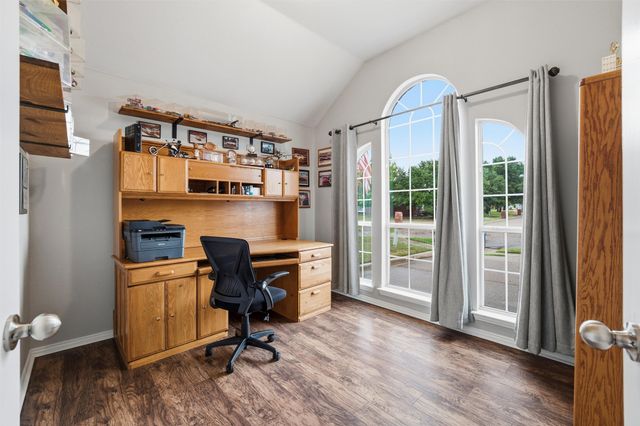 304 Briar Cove Circle, Red Oak, TX 75154