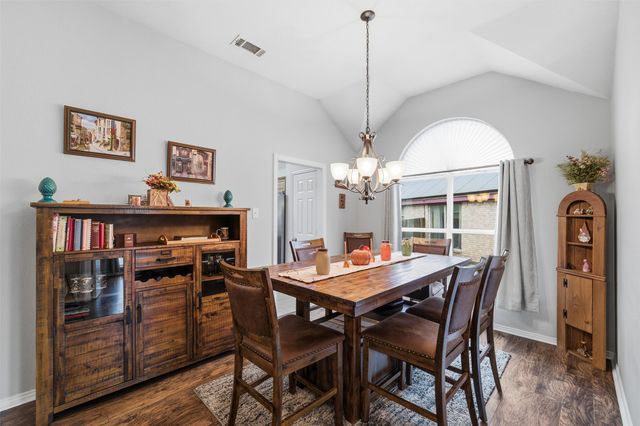 304 Briar Cove Circle, Red Oak, TX 75154