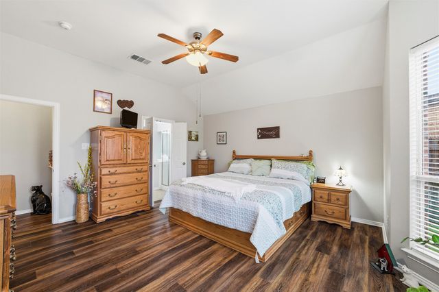 304 Briar Cove Circle, Red Oak, TX 75154