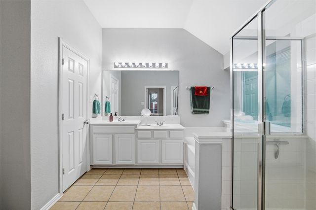 304 Briar Cove Circle, Red Oak, TX 75154