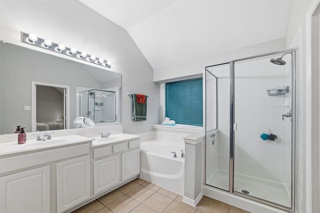 304 Briar Cove Circle, Red Oak, TX 75154