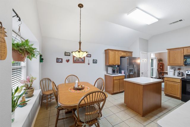 304 Briar Cove Circle, Red Oak, TX 75154