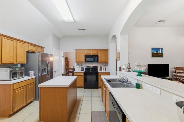 304 Briar Cove Circle, Red Oak, TX 75154