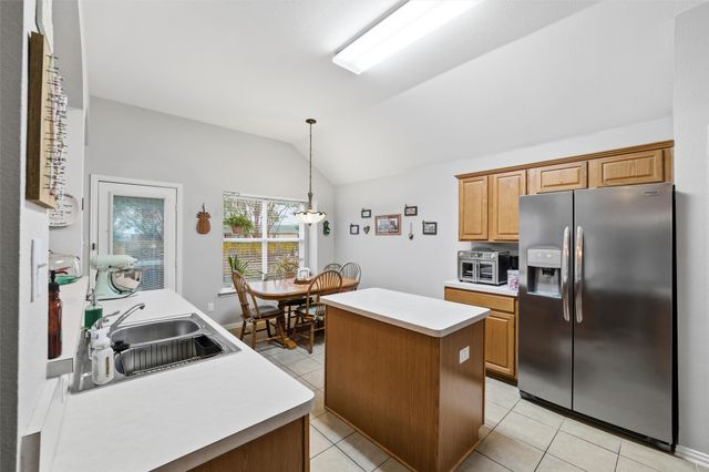 304 Briar Cove Circle, Red Oak, TX 75154