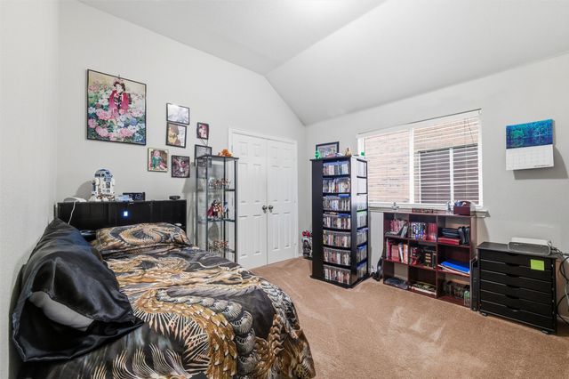 304 Briar Cove Circle, Red Oak, TX 75154