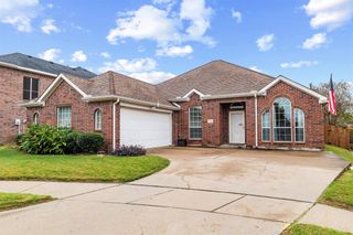 304 Briar Cove Circle, Red Oak, TX 75154