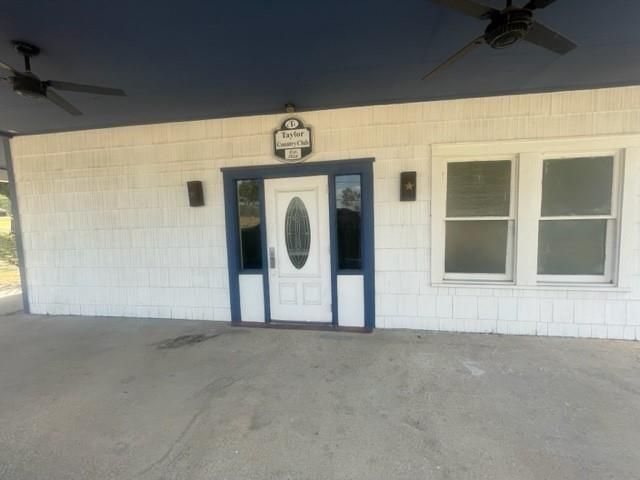 1102A Beech ST, Taylor, TX 76574