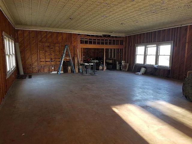 1102A Beech ST, Taylor, TX 76574