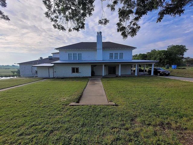 1102A Beech ST, Taylor, TX 76574