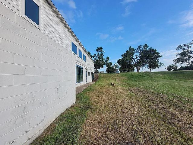 1102A Beech ST, Taylor, TX 76574