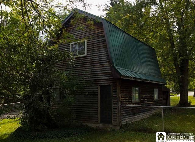 137 West Summit Street, Busti, NY 14750