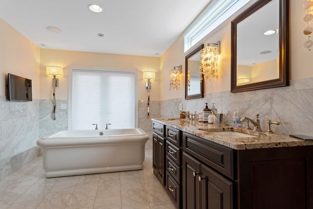 126 Ocean Boulevard, Seabrook, NH 03874