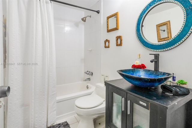 1865 79th St Cswy 15N, North Bay Village, FL 33141