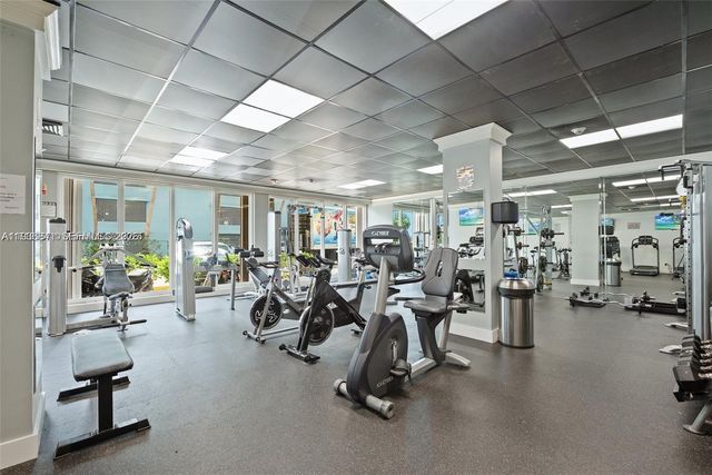 1865 79th St Cswy 15N, North Bay Village, FL 33141