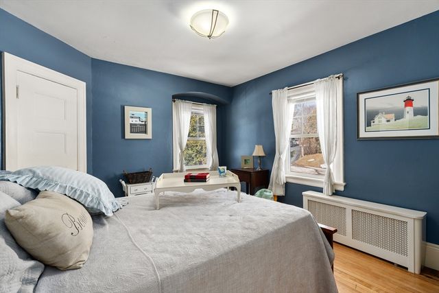 25 Kenwood Ave, Worcester, MA 01605