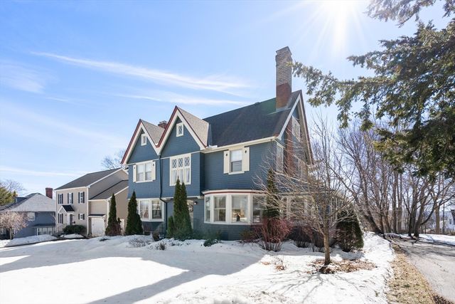 25 Kenwood Ave, Worcester, MA 01605