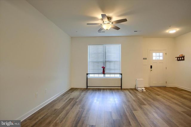 30 PARKVIEW DR, Carlisle, PA 17013