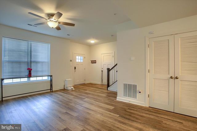 30 PARKVIEW DR, Carlisle, PA 17013