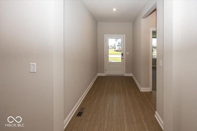 6638 Dogwood Drive, Mccordsville, IN 46055