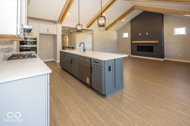 6638 Dogwood Drive, Mccordsville, IN 46055