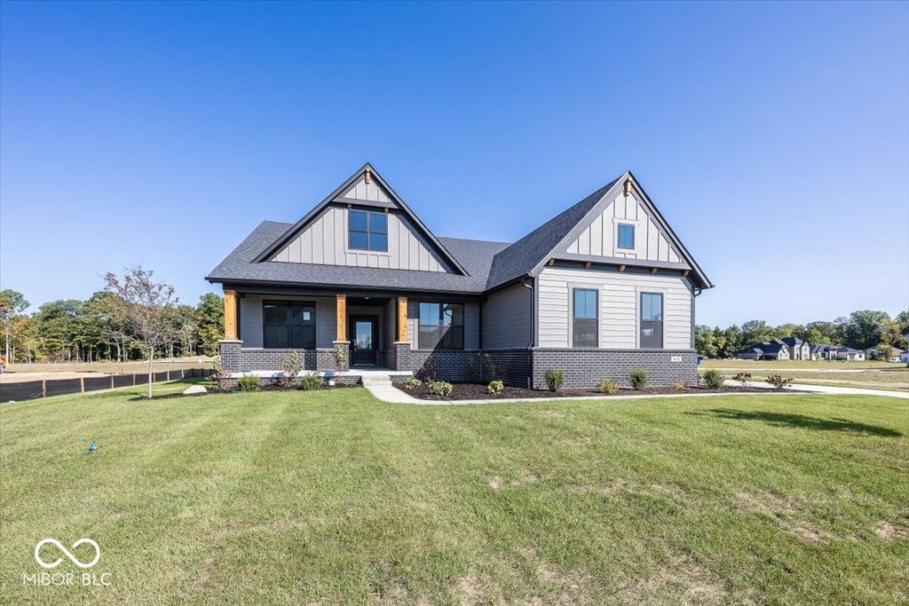 6638 Dogwood Drive, Mccordsville, IN 46055