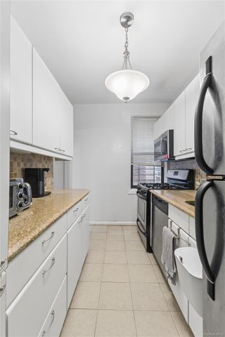 123-35 82 Road 5M, Kew Gardens, NY 11415