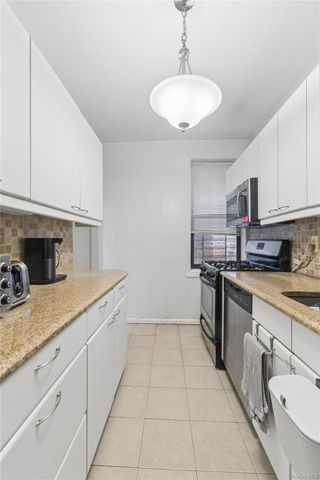 123-35 82 Road 5M, Kew Gardens, NY 11415