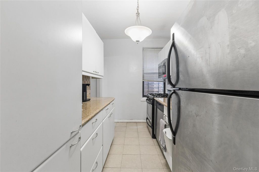 123-35 82 Road 5M, Kew Gardens, NY 11415 — photo 2