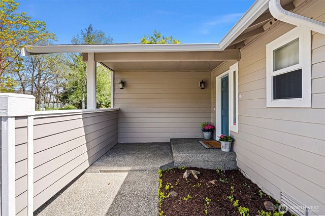 902 NW Leisure Lane, Bremerton, WA 98311