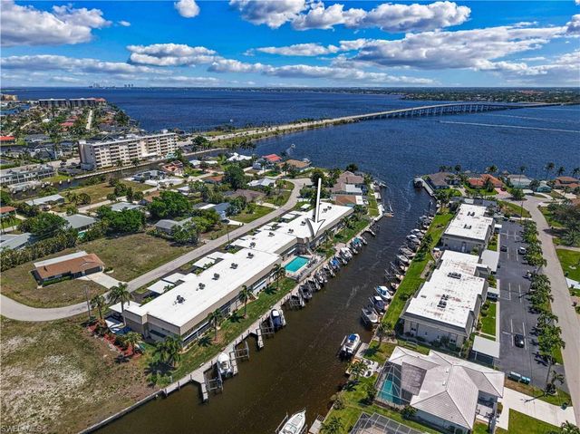 1730 Sandy CIR 105, Cape Coral, FL 33904