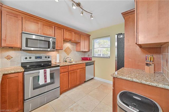 1730 Sandy CIR 105, Cape Coral, FL 33904