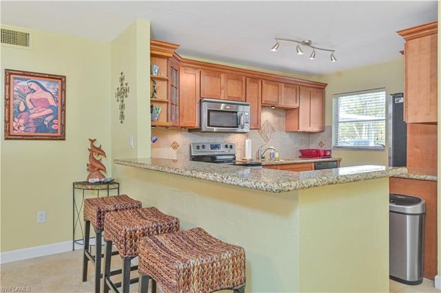 1730 Sandy CIR 105, Cape Coral, FL 33904