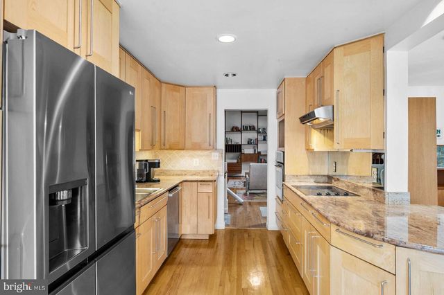 4022 DOWNING ST, Annandale, VA 22003