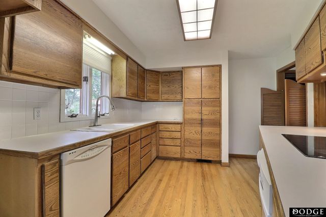 1154 N Clarmar Avenue, Fremont, NE 68025