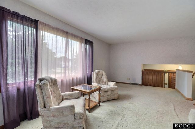 1154 N Clarmar Avenue, Fremont, NE 68025