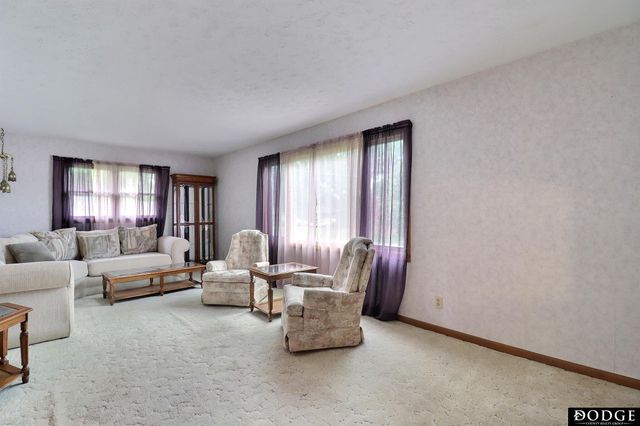 1154 N Clarmar Avenue, Fremont, NE 68025