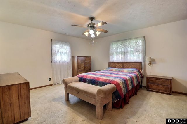 1154 N Clarmar Avenue, Fremont, NE 68025