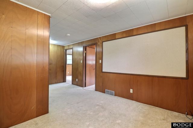 1154 N Clarmar Avenue, Fremont, NE 68025