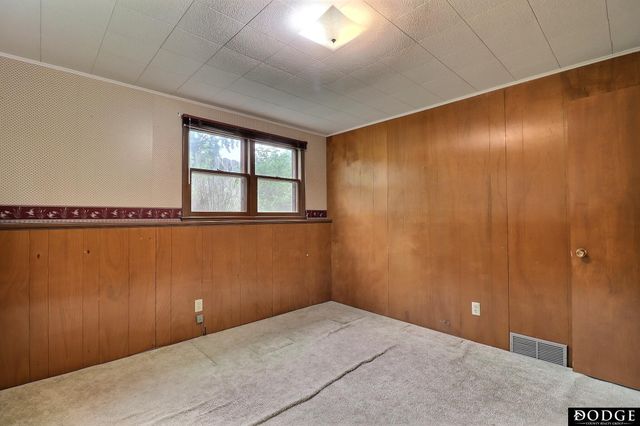 1154 N Clarmar Avenue, Fremont, NE 68025