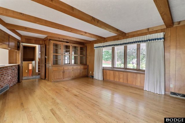 1154 N Clarmar Avenue, Fremont, NE 68025