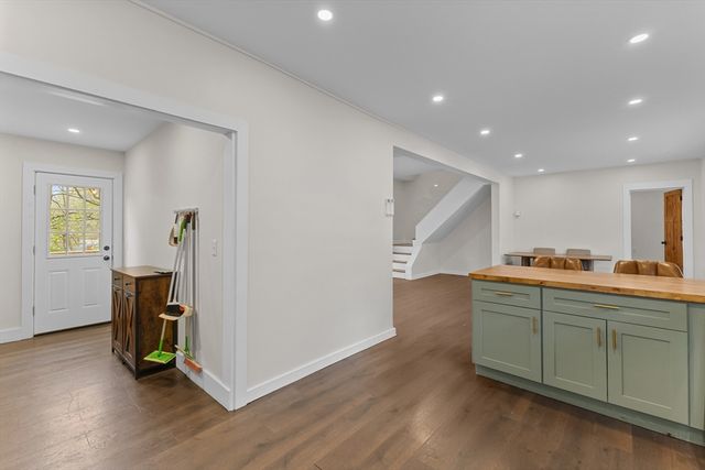 335 Salisbury St, Worcester, MA 01609