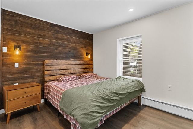 335 Salisbury St, Worcester, MA 01609