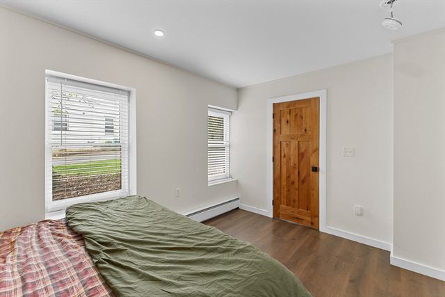 335 Salisbury St, Worcester, MA 01609