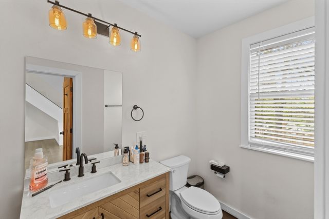 335 Salisbury St, Worcester, MA 01609