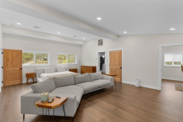 335 Salisbury St, Worcester, MA 01609