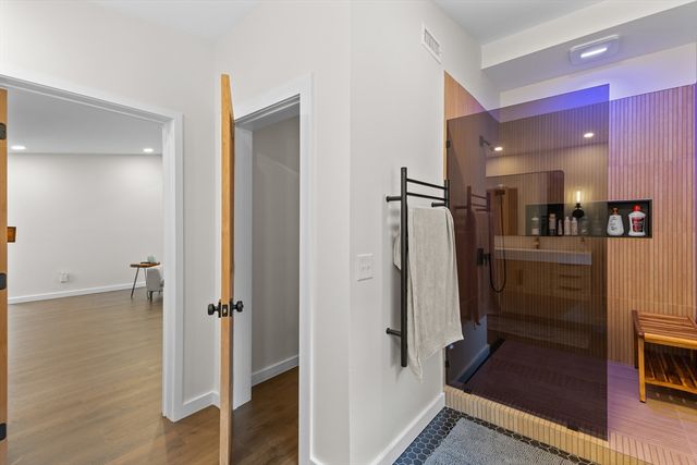 335 Salisbury St, Worcester, MA 01609