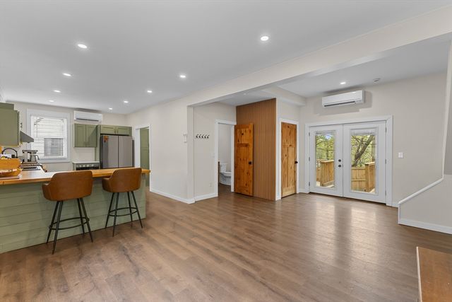 335 Salisbury St, Worcester, MA 01609