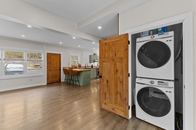 335 Salisbury St, Worcester, MA 01609